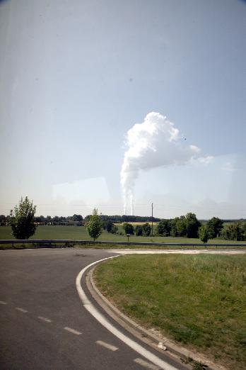 Image de la centrale nucléaire de Belleville-sur-Loire : la vapeur d’eau est un gaz à effet de serre