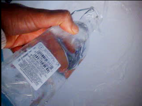 Vidéo version MPG 321-50 rinçages et remplissage d'une bouteille en verre avec l'eau du robinet